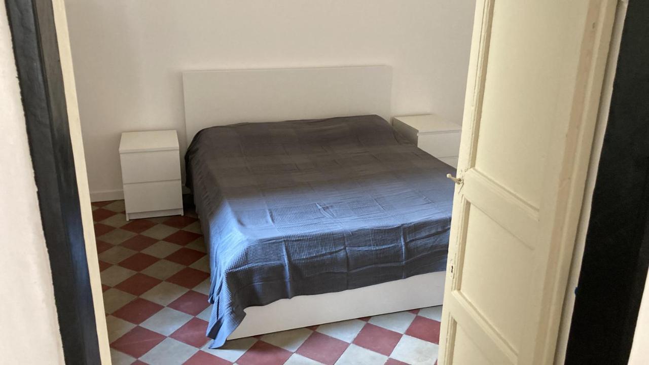 Archivolto Del Teatro Hotel Albenga Bagian luar foto