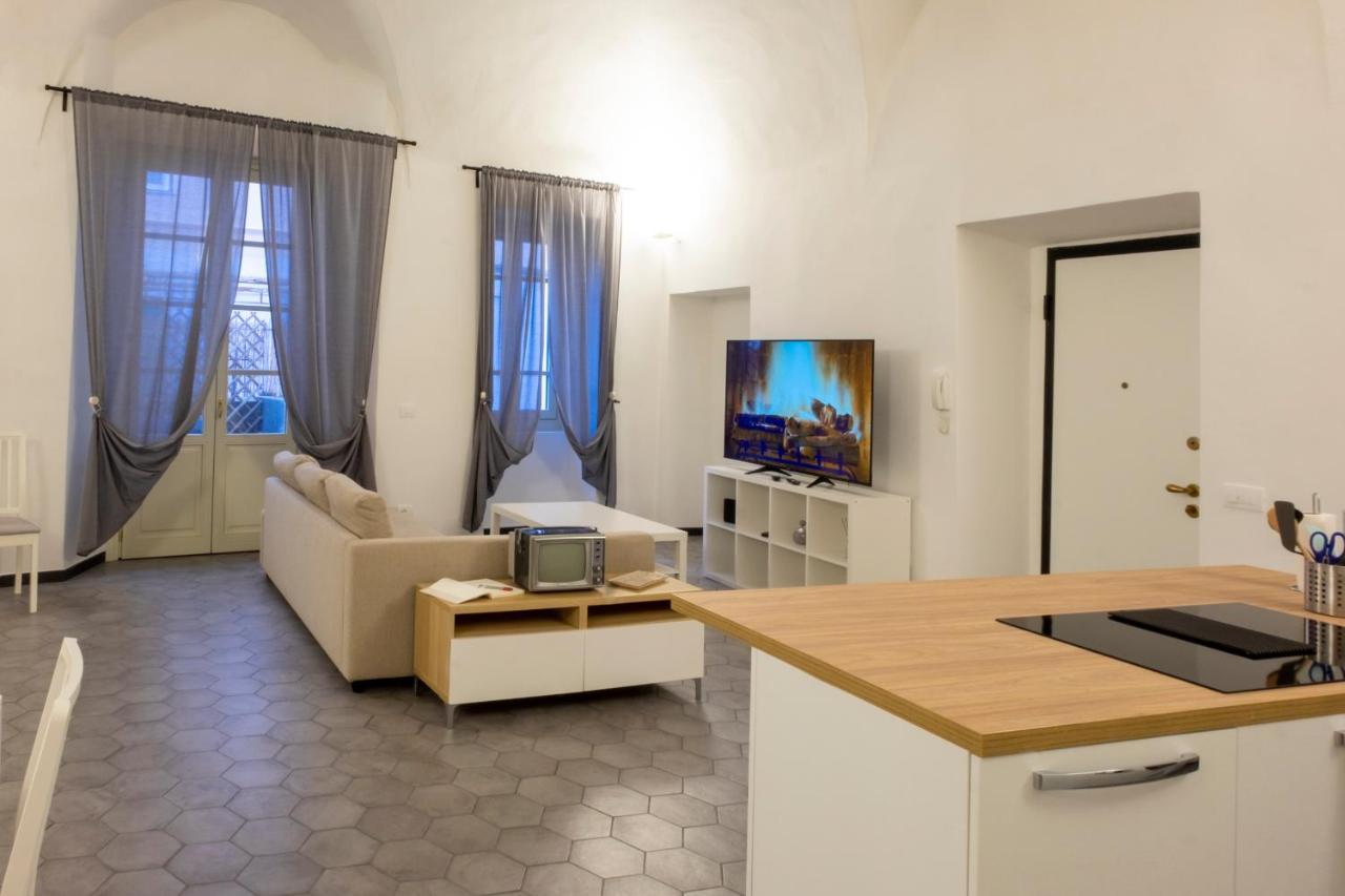 Archivolto Del Teatro Hotel Albenga Bagian luar foto