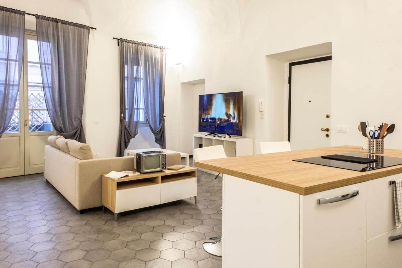 Archivolto Del Teatro Hotel Albenga Bagian luar foto